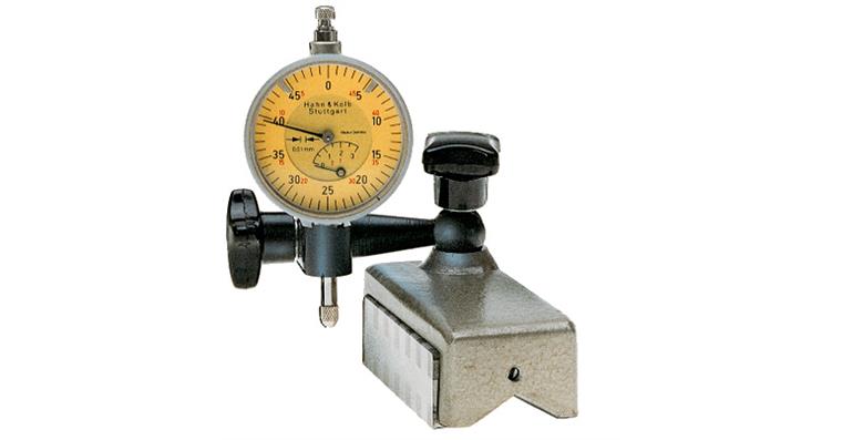 1095011684 Magnet. držák číselníkového úchylkoměru, otočný, výška 57 mm bez úchylkom.