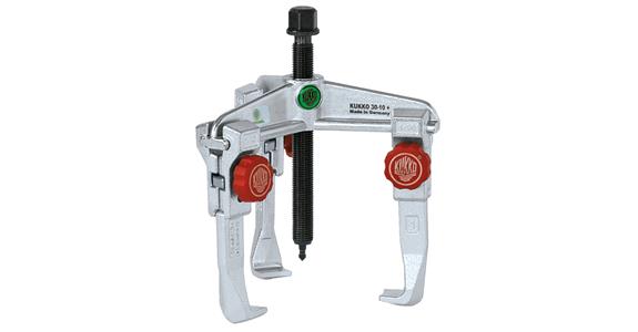 Triple leg universal extractor with quick adjustment