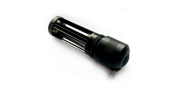 Battery compartment with switch to P7 SP8407CS